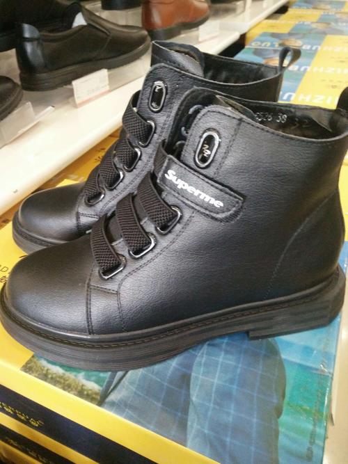 老城服飾早市晚市火爆開啟，頂級(jí)品質(zhì)服裝限時(shí)秒殺